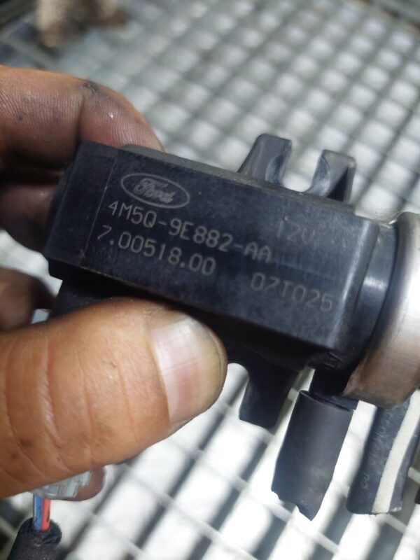Supapa vacuum Peugeot 407 2.7 HDI PSA cod motor UHZ 204 Cp cod : 4M5Q9E882AA