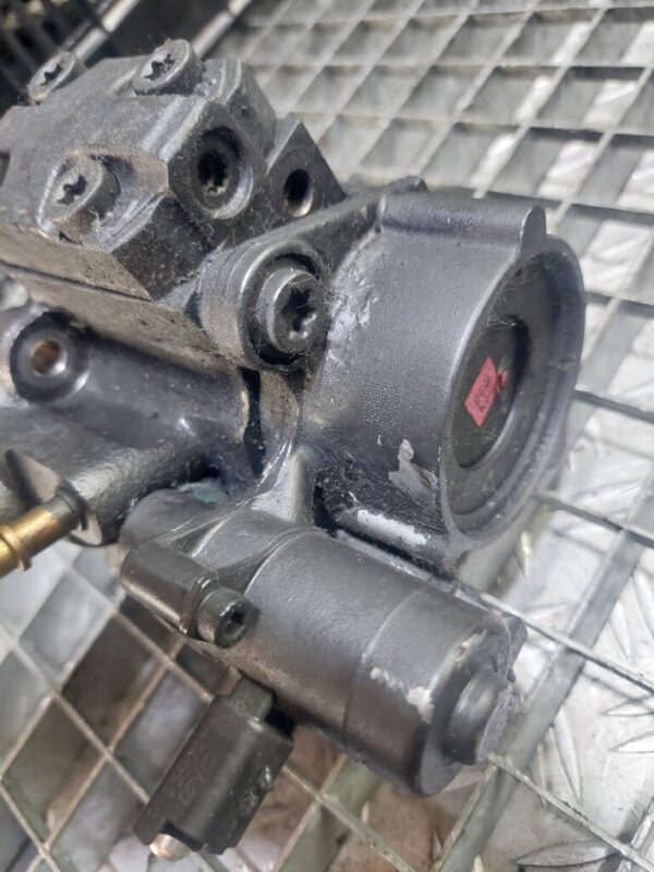20250725_185225-rotated-1.jpg Pompa inalta presiune Citroen Jumper II Bus (250) 2.2 HDi cod 4H03 cod : A2C96443200 / BK2Q98395CA