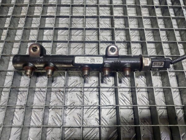 Rampa injectie FORD Galaxy Mk2 (WA6) MPV 1.5 TDCI cod motor UGJC cod : 9685297580