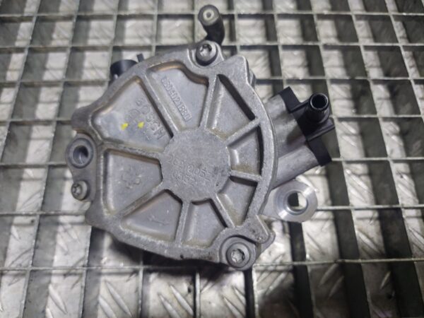20250725_192003.jpg Pompa vacuum FORD Galaxy Mk2 (WA6) MPV 1.5 TDCI cod motor UGJC cod : 9804021880