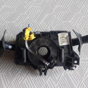 20250728_184209.jpg Bloc lumini cu manete si spira volan Dacia Sandero 1.6 Benzina Cod 8200792584