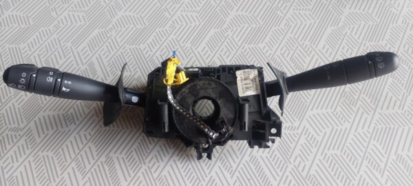 20250728_184209.jpg Bloc lumini cu manete si spira volan Dacia Sandero 1.6 Benzina Cod 8200792584