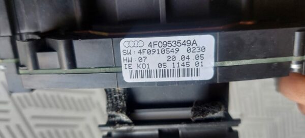 20250728_184522-rotated-1.jpg Bloc lumini cu manete Audi A6 C6 2.7 Tdi Cod 4F0953549A