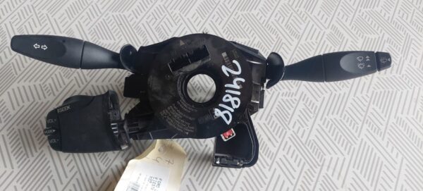 20250729_181205.jpg Bloc lumini cu manete si spira volan FORD FIESTA V 1.3 i