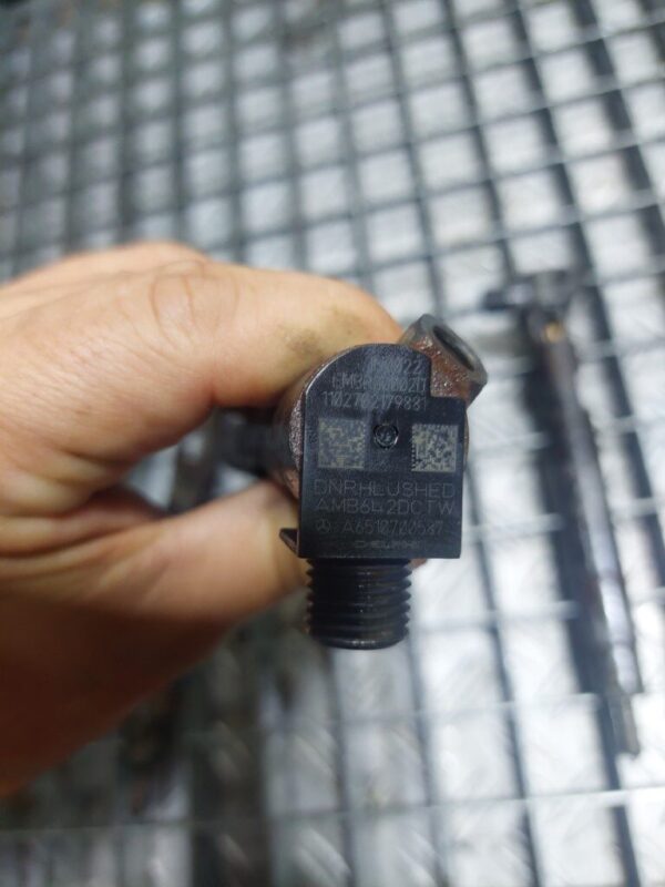 20250818_182538-rotated-1.jpg Injector Mercedes-Benz C Class W204 2011 2.2 CDI Cod A6510700587