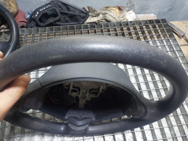 20250818_184408.jpg Volan Peugeot 207 (2006-2009) COD 96500663 / 6045457