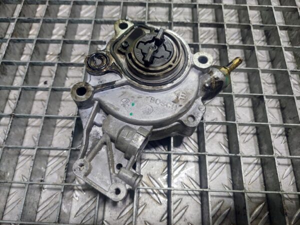 20250826_181630.jpg Pompa vacuum Peugeot 407 Sedan 2.2 HDI 4HT Cod D171-1 B 1804 S