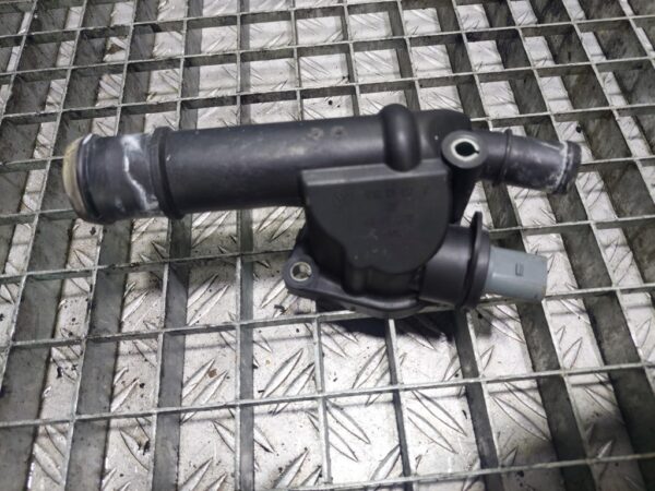 Flansa lichid racire Audi A3 Hatchback (8P1) 1.9 TDI BMM cod 03G121132B