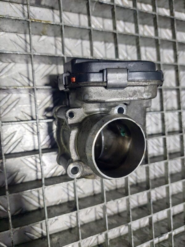 20250826_194942-rotated-1.jpg Clapeta acceleratie PEUGEOT 4008 SUV 9H05 1.6 HDi cod 9673534480