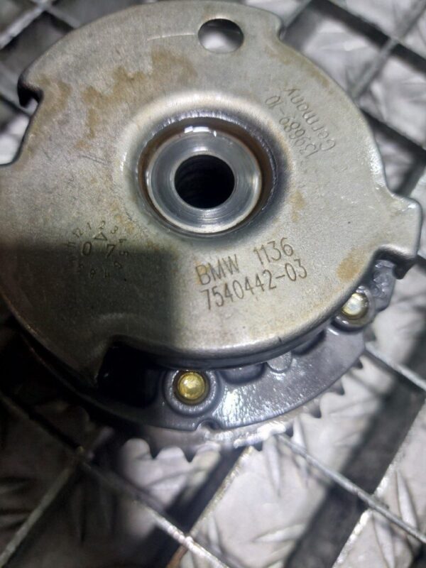 20250828_192708-rotated-1.jpg Variator de faza arbore cu came BMW Seria 3 E90 cod 7540442