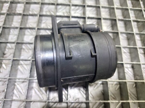 Debitmetru aer AUDI A3 Hatchback (8P1) 1.6 TDI cod 03L906461