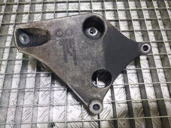 Suport motor stanga BMW 3 Sedan (E90) 316d 2.0 N47D20C cod 6783611