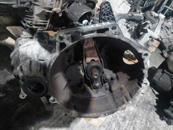 Cutie viteze manuala 6 trepte VW Passat B7 1.6 TDI Start-Stop cod motor CAYC cod MYP Cutie viteze manuala 6 trepte VW Passat B7 1.6 TDI Start-Stop cod motor CAYC cod MYP