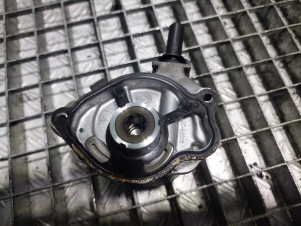 20250929_190131.jpg Pompa vacuum Mercedes GLA 2.2 CDI cod motor 651930 cod A6512300265