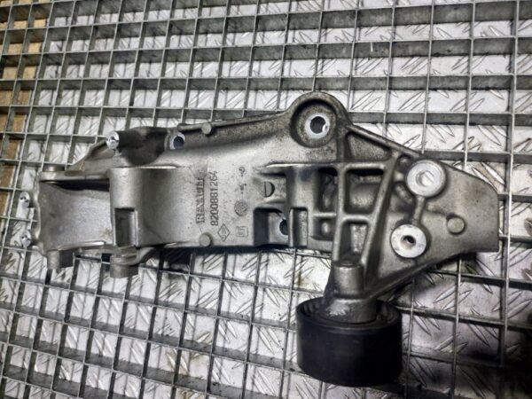 Suport accesorii cu rola intinzatoare Renault Megane III 2.0 DCi 150 Cp Euro 5 cod M9R615 cod 8200881264