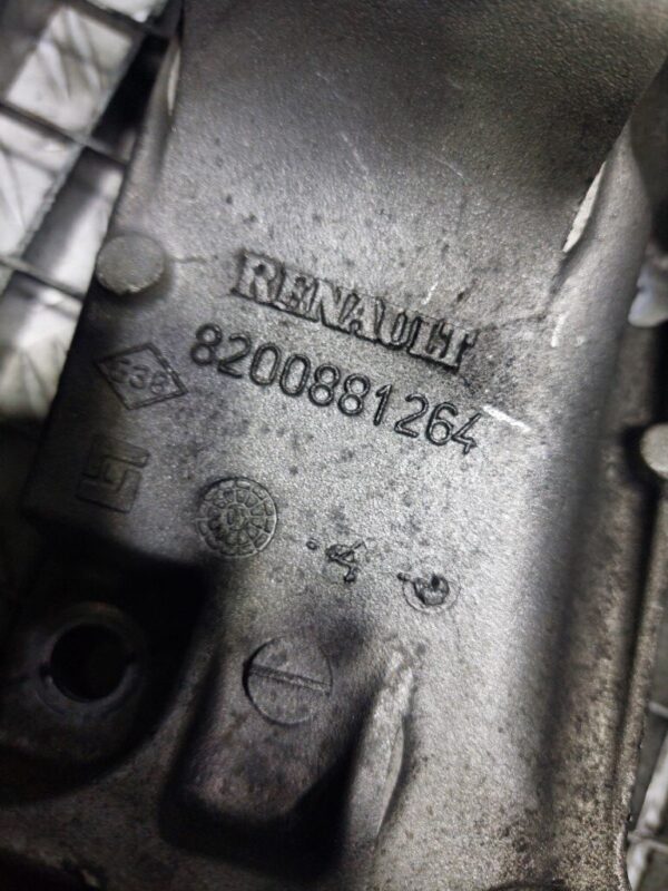 Suport accesorii cu rola intinzatoare Renault Megane III 2.0 DCi 150 Cp Euro 5 cod M9R615 cod 8200881264