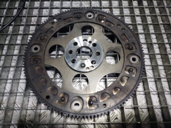 Coroana volanta BMW Seria 3 E90 2.0 D 177 CP cod motor N47D20A cod 7797964-04