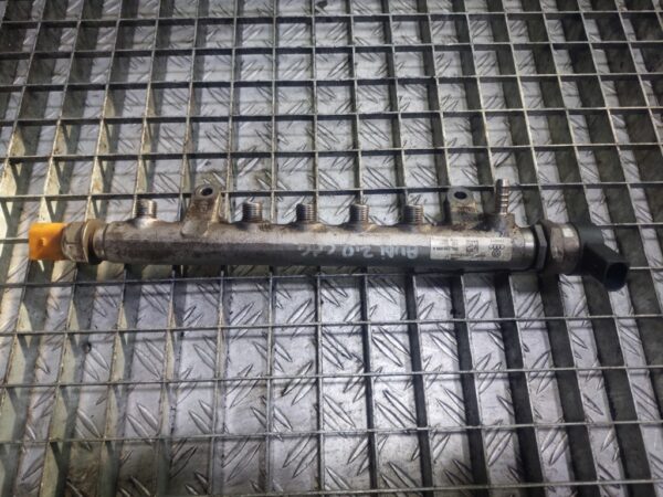 Rampa injectoare cu regulatoare Audi A4 B8 2011 2.0 TDI cod 03L130089A