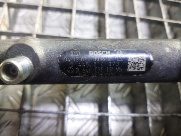Rampa injectoare cu regulatoare Mercedes Sprinter 2.2 CDI cod 0445214073 / A6460700295