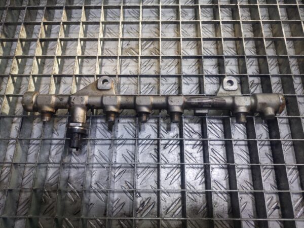 20250930_163637.jpg Rampa injectoare cu regulator Renault Megane 3 1.9 dCi cod 8200750048 / 0445214158 / H8200576687