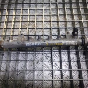 20250930_163655.jpg Rampa injectoare cu regulator Audi Q5 2.0 TDI cod 03L130089A