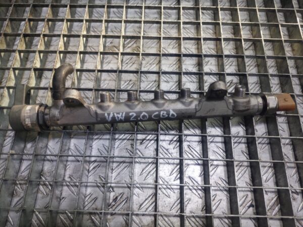 Rampa injectoare cu regulatoare Audi A5 2.7 TDI cod 057130764H / 0281006003