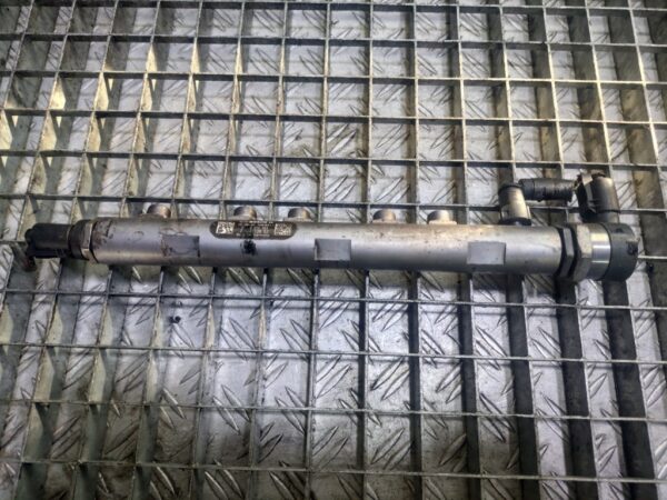 Rampa injectoare cu regulator BMW Seria 3 GT (F34) 2.0 320d cod 0 445 214 183 / 7 809 128 03