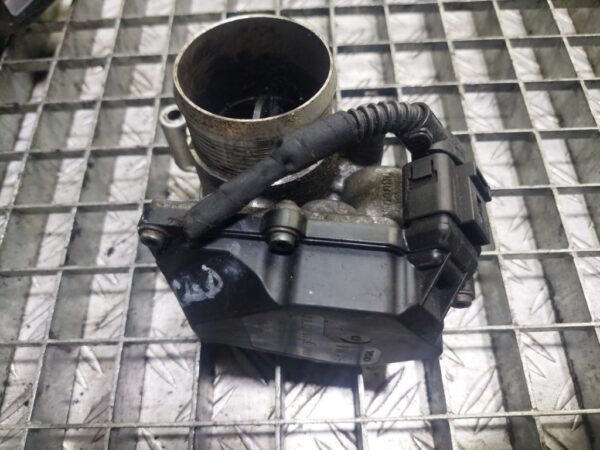 20250930_172037.jpg Clapeta acceleratie AUDI A3 Hatchback (8P1) 2.0 TDI cod 03L128063E