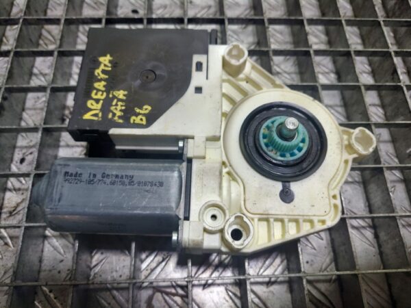 Motoras macara dreapta fata Volkswagen Passat B6 Sedan 2010 cod 1K0959793N / 3C2837462H