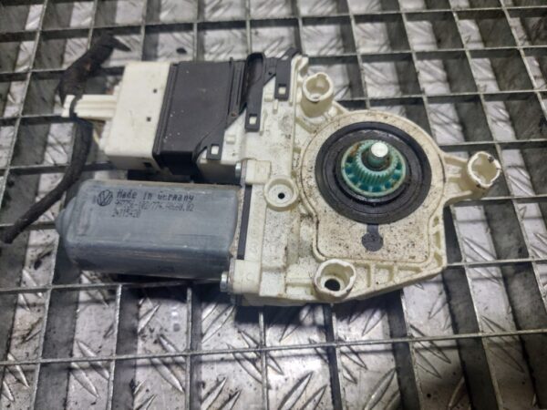 Motoras macara spate stanga fata Seat Toledo 3 2004-2009 cod 993424200 / 74645111