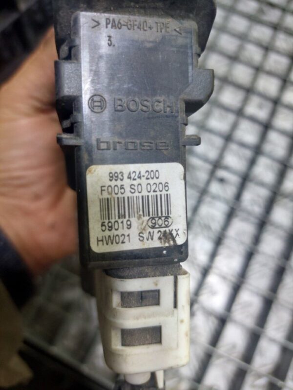 Motoras macara spate stanga fata Seat Toledo 3 2004-2009 cod 993424200 / 74645111