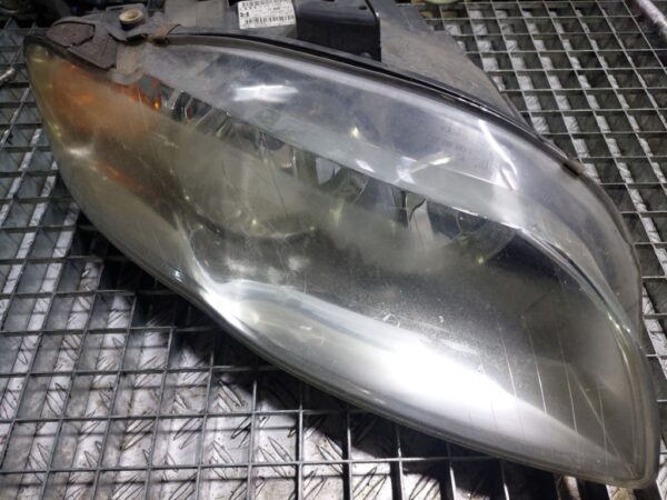 Far dreapta Audi A4 B7 2004-2008 cod 8E0941004AK