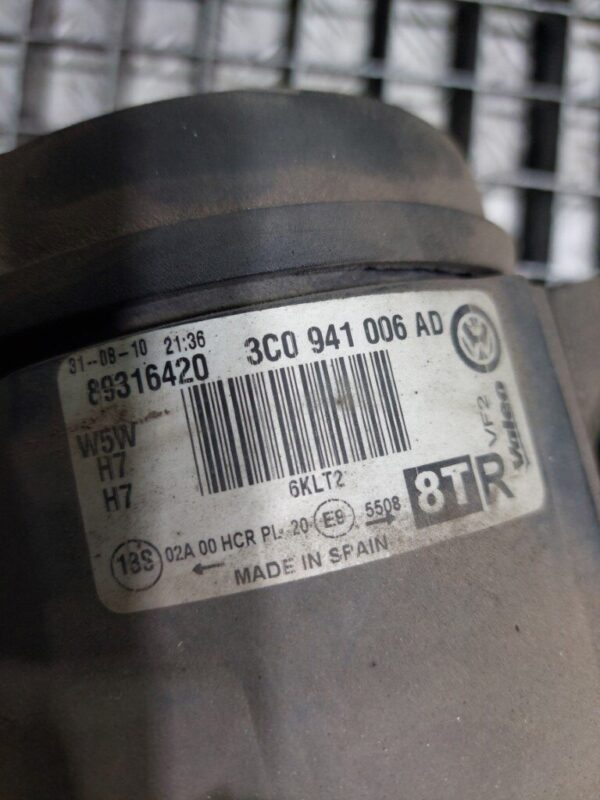 Far dreapta Volkswagen Passat B6 2005-2010 cod 3C0941006AD