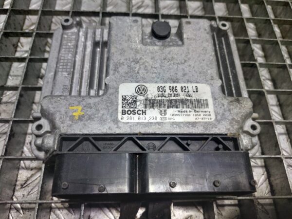 Calculator Motor Ecu Volkswagen Passat 1.9 TDI cod 03G906021LB