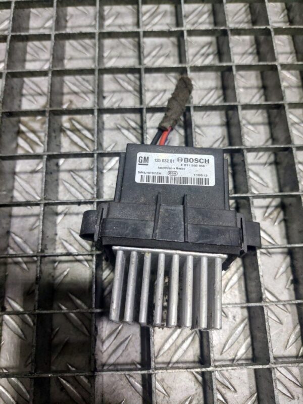 Releu aeroterma Opel Insignia A 2008-2013 cod 13503201