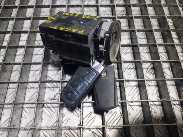 Contact cu cheie Volkswagen Passat B6 3C (2006-2009) cod 3C0905843Q