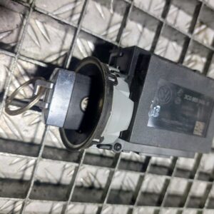 20250930_183747-1-rotated-1.jpg Contact auto cu cheie Volkswagen Passat CC 2010 cod 3C0905843R