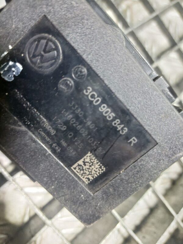 Contact auto cu cheie Volkswagen Passat CC 2010 cod 3C0905843R