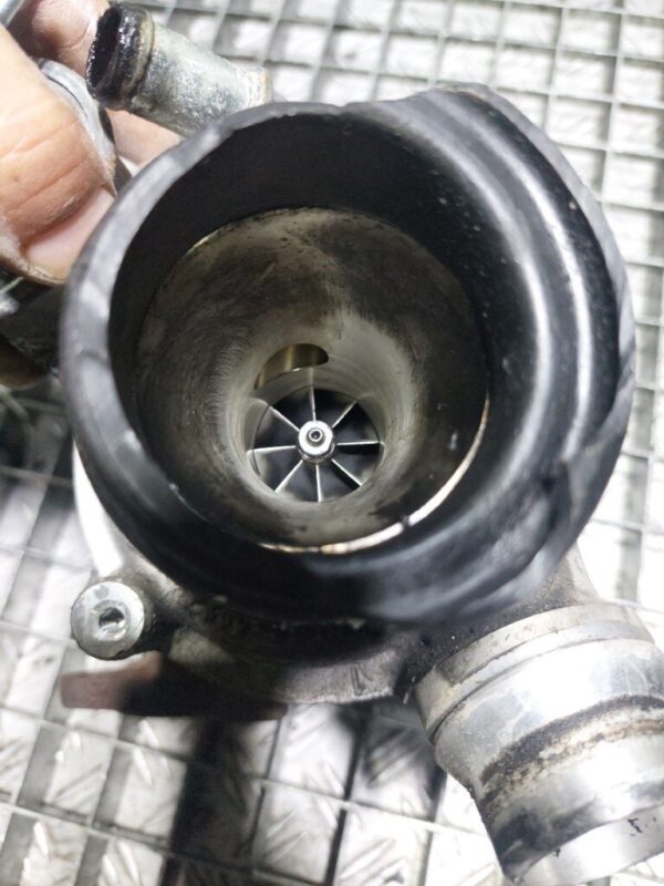 20250930_191145-rotated-1.jpg Turbina Opel Astra J 1.6 CDTi Euro 5 110 cp cod motor LVM cod 55583588