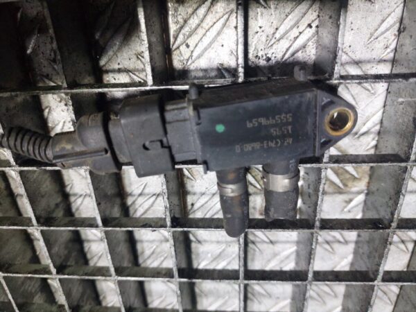 20250930_191521-rotated-1.jpg Senzor presiune gaze evacuare Opel Insignia A Hatchback (G09) 1.6 CDTI cod motor LVM cod 55599659