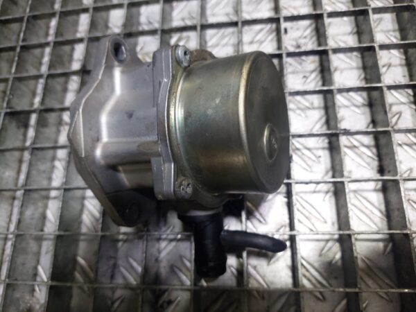 Pompa Vacuum Renault Megane 2 1.5 dci cod motor K9K766