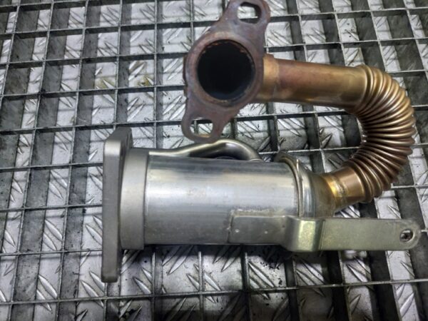 Racitor gaze Renault Megane III 1.5 dci cod motor K9K766 cod 147352070R1
