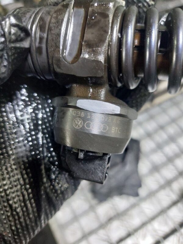 Injector Volkswagen Polo (9N) 1.4 TDI cod motor BNV cod 038130073AG
