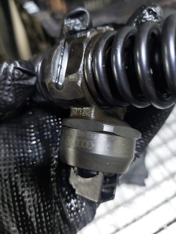 Injector Volkswagen Polo (9N) 1.4 TDI cod motor BNV cod 038130073AG