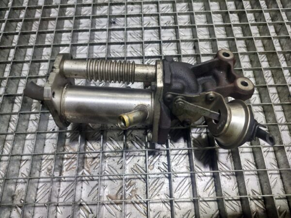 Racitor gaze Renault Megane 3 1.5 dCi cod motor K9K770 cod 147356133R