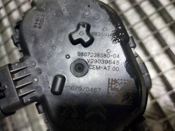 20251007_164822.jpg Clapeta acceleratie Ford Transit Courier 1.5 TDCi cod motor XWCB cod 9807238580