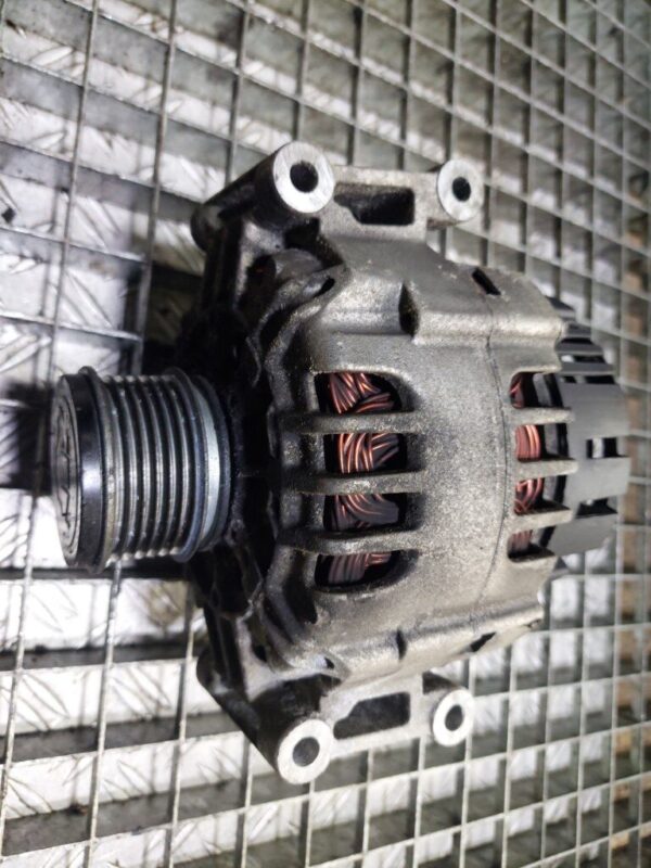Alternator Audi A4 B7 2.0 TFSI 200 cp cod motor BGB cod 06B903016AF Alternator Audi A4 B7 2.0 TFSI 200 cp cod motor BGB cod 06B903016AF