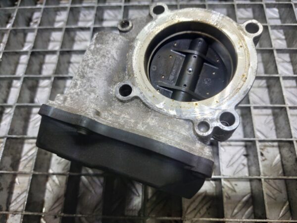 20251008_164633.jpg Clapeta acceleratie Audi A4 B7 2.0 TFSI 200 cp cod motor BGB cod 06F133062E