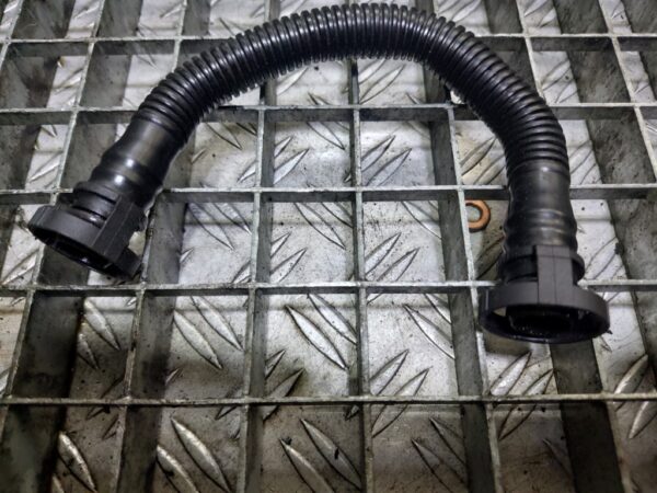 Furtun aerisire chiulasa Audi A4 B7 2.0 TFSI 200 cp cod motor BGB