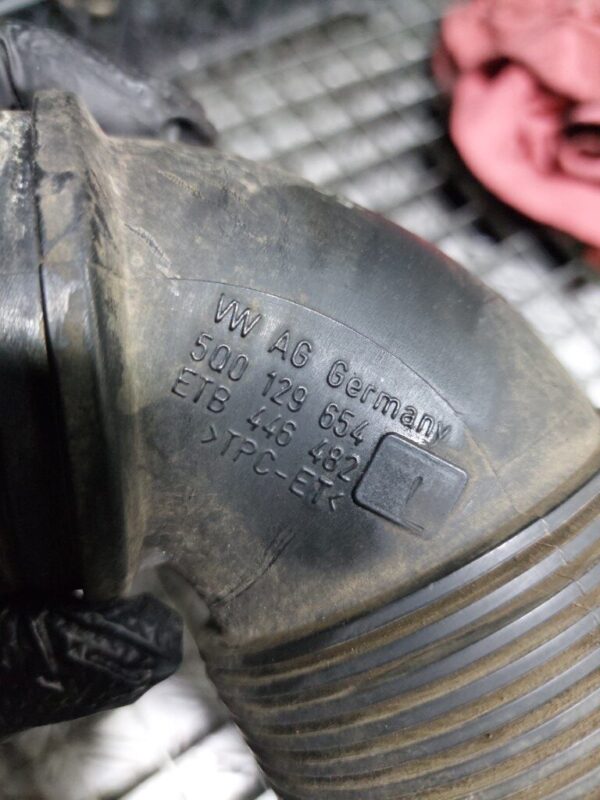 Furtun aer Audi A3 1.6 TDI 110 Cp cod motor CRK cod 5Q0129654